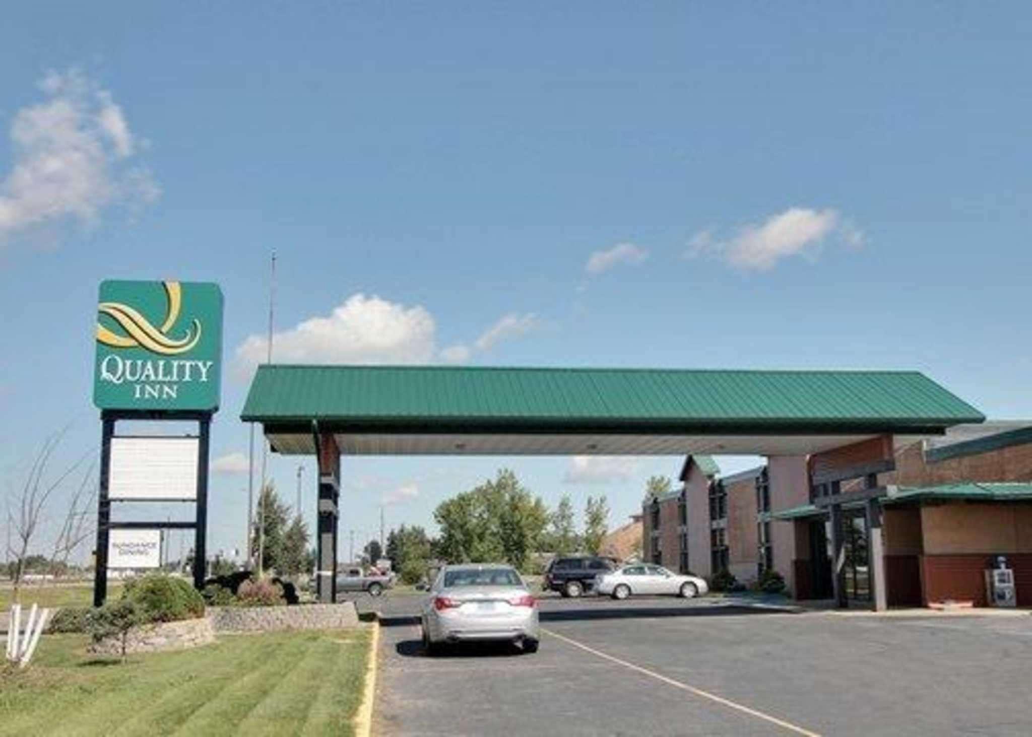 Quality Inn Thief River Falls Exteriör bild