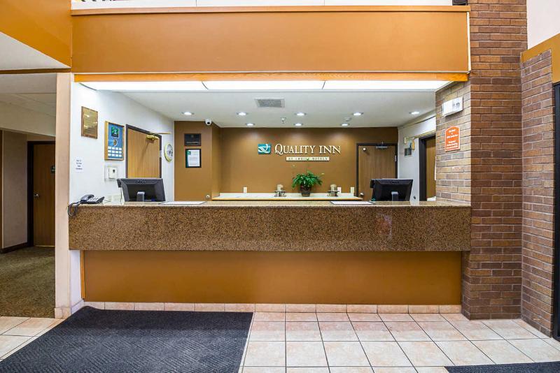 Quality Inn Thief River Falls Exteriör bild